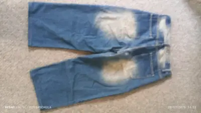 Jeans de mezclilla azul desgastados - miniatura 2