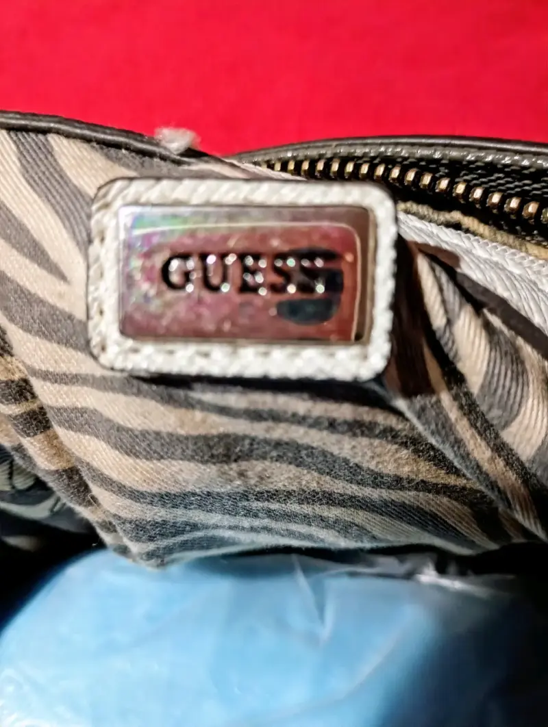 Bolso de mano Guess Los Angeles1981 - 3