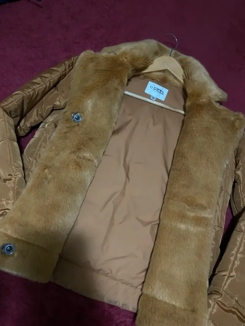 Chaqueta de mujer Guess con forro de piel sintética - 2