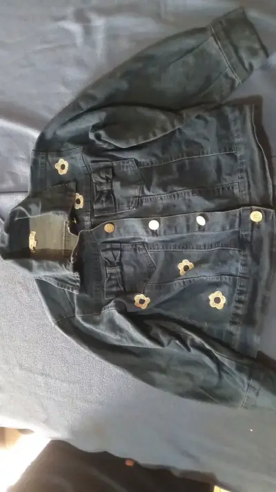 Chaqueta de mezclilla con detalles bordados - miniatura 1