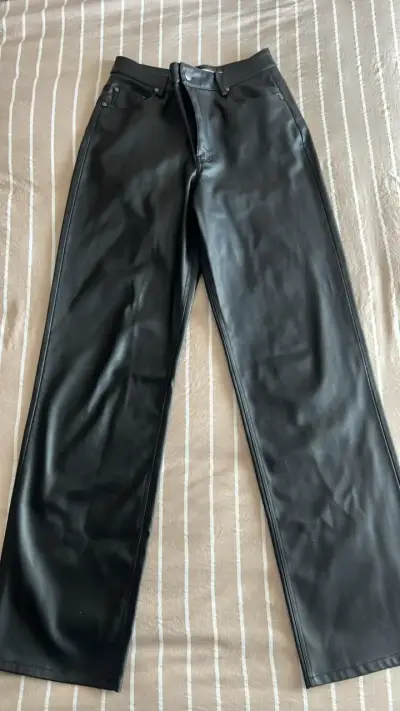 Pantalones de cuero sintético negros Zara - miniatura 1