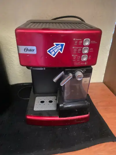 Cafetera Espresso Prima Latte Roja Oster - miniatura 5