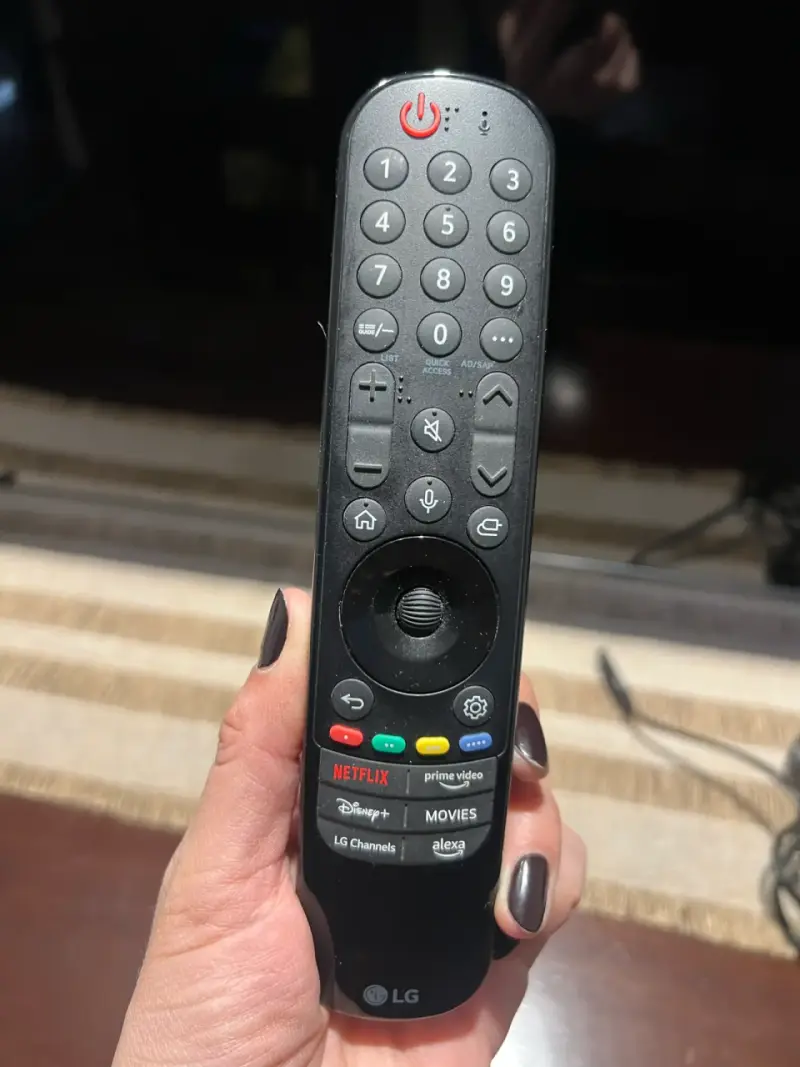 Televisor LG 43 pulgadas con control remoto - 2
