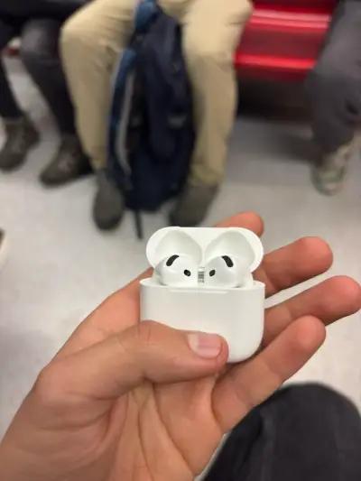 Airpods 4 con Canelacion de ruido - miniatura 2