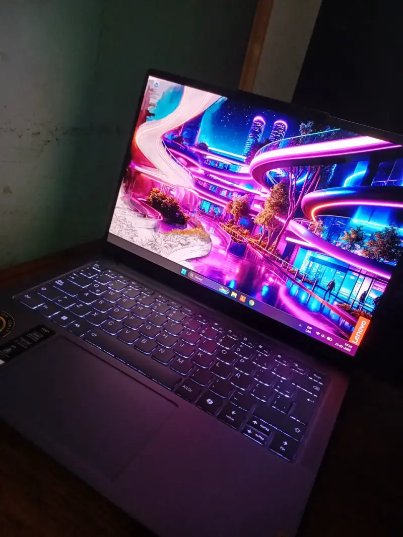 Lenovo Yoga 7 Oled Intel core Ultra 7 16gb ram 1tb - 2