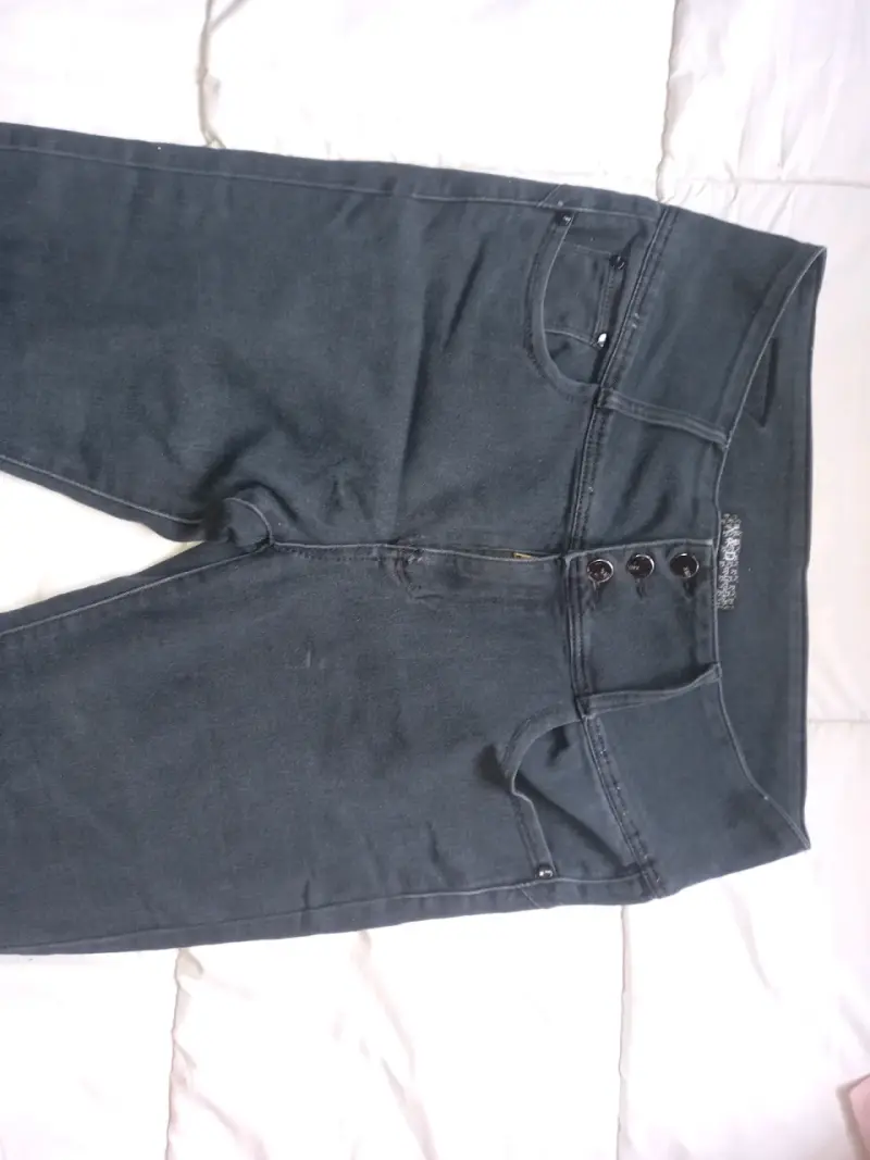 Lote de ropa y zapatos - 2