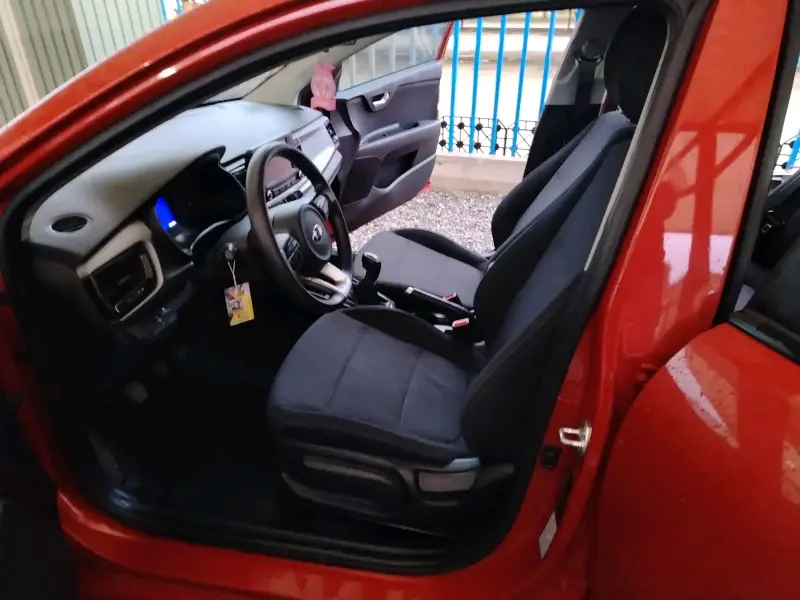 Auto Kia Rio 5 2021 - 4