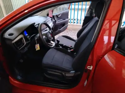 Auto Kia Rio 5 2021 - miniatura 4