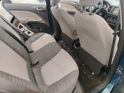 Auto Kia Soluto 2021 - miniatura 3