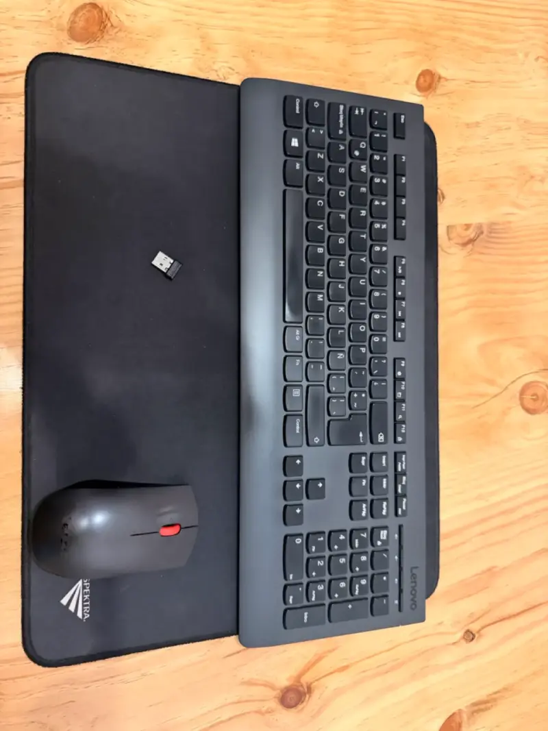 Combo Lenovo Essential negro /español latam - 4