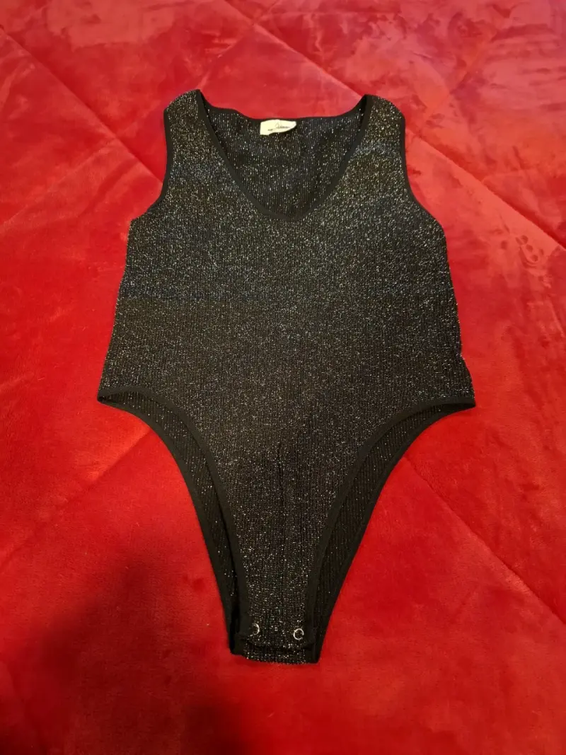 Body negro brillante para mujer