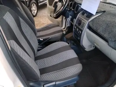 Auto Changan CS1  2014 - miniatura 5