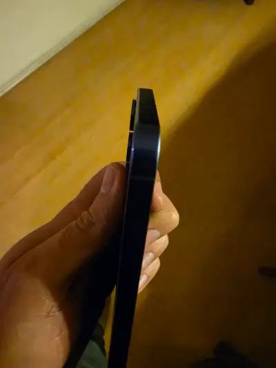 Samsung Galaxy S25+ en excelente estado - miniatura 4