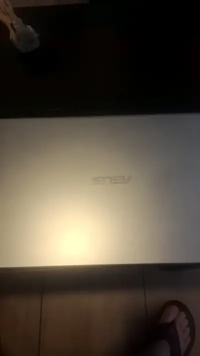 Notebook ASUS con pantalla de 15 pulgadas - miniatura 2