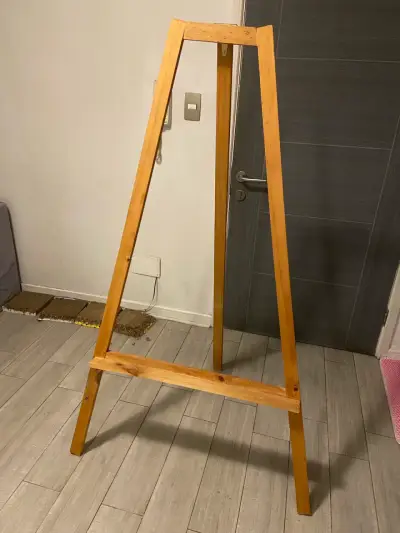 Caballete de madera para pintura o exhibición - miniatura 1