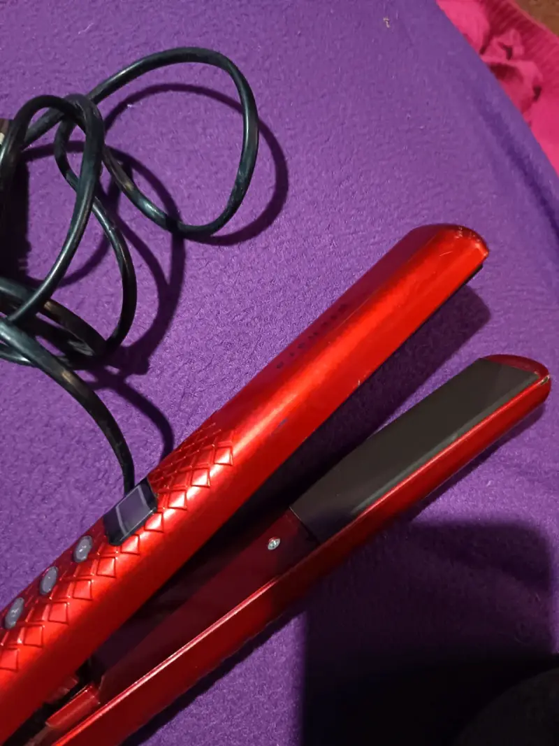 Plancha de Pelo Roja Profesional - 2