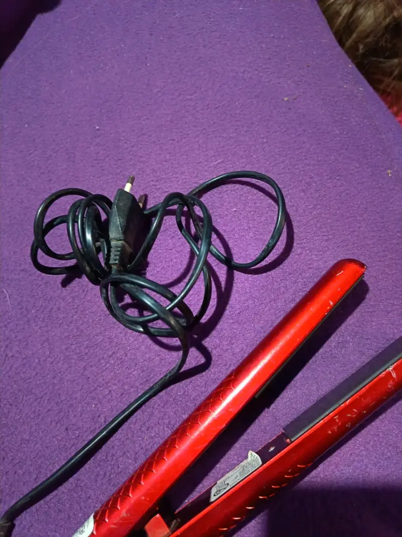 Plancha de Pelo Roja Profesional - 4