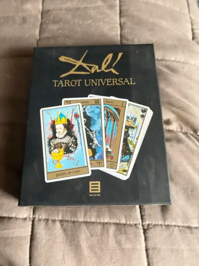 Tarot Universal Dalí con cartas ilustradas - miniatura 1