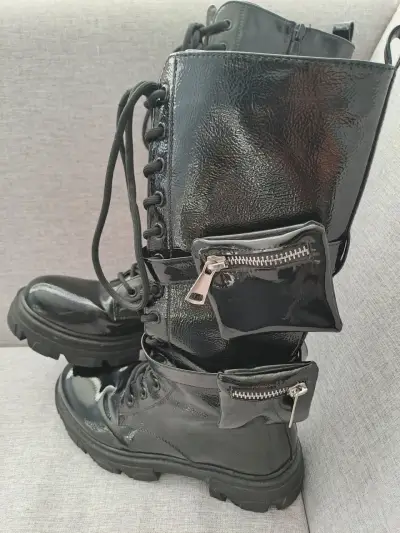 Botas negras de charol con bolsillos - miniatura 5