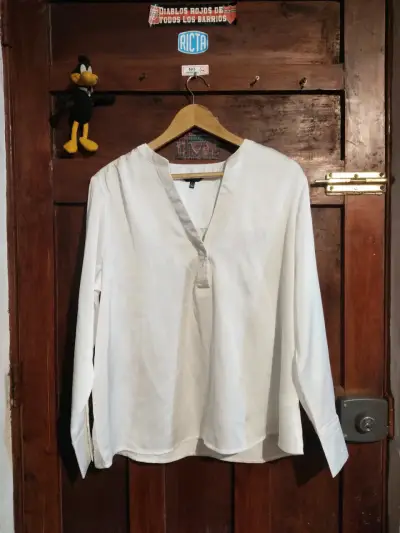 Blusa blanca de manga larga para mujer - miniatura 1
