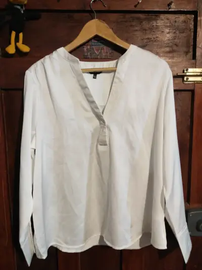Blusa blanca de manga larga para mujer - miniatura 2