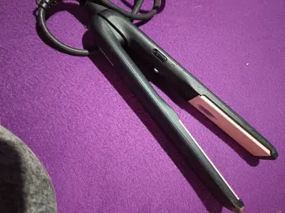 Plancha de Pelo Philips Negra y Rosa - miniatura 1
