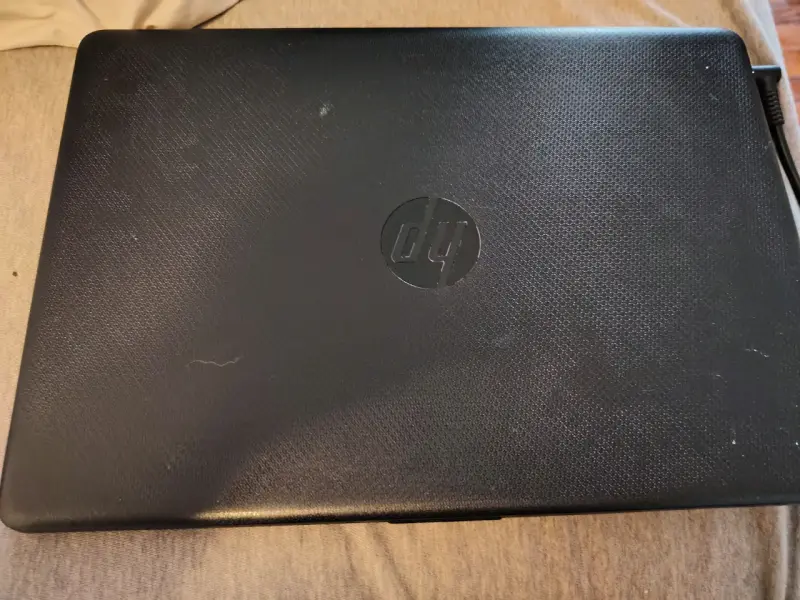 Notebook HP con procesador Intel en buen estado - 2