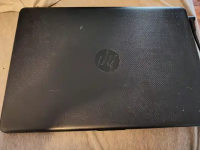 Notebook HP con procesador Intel en buen estado - miniatura 2
