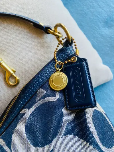 Bolso Coach de tela azul con detalles en cuero - miniatura 2