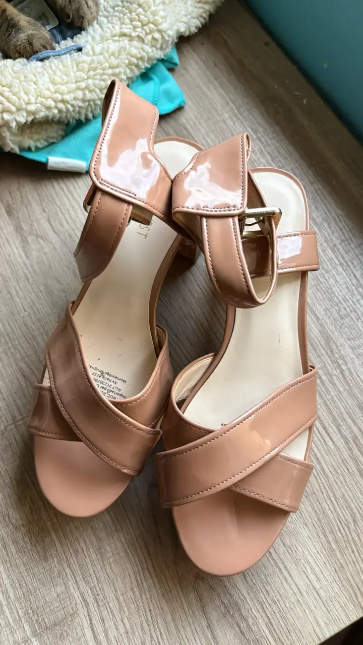 Sandalias de tacón alto color beige - 2
