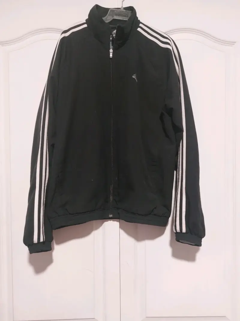 Chaqueta deportiva negra con rayas blancas ADIDAS