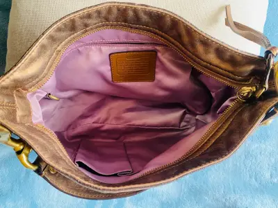 Bolso de hombro Coach marrón con monograma - miniatura 2