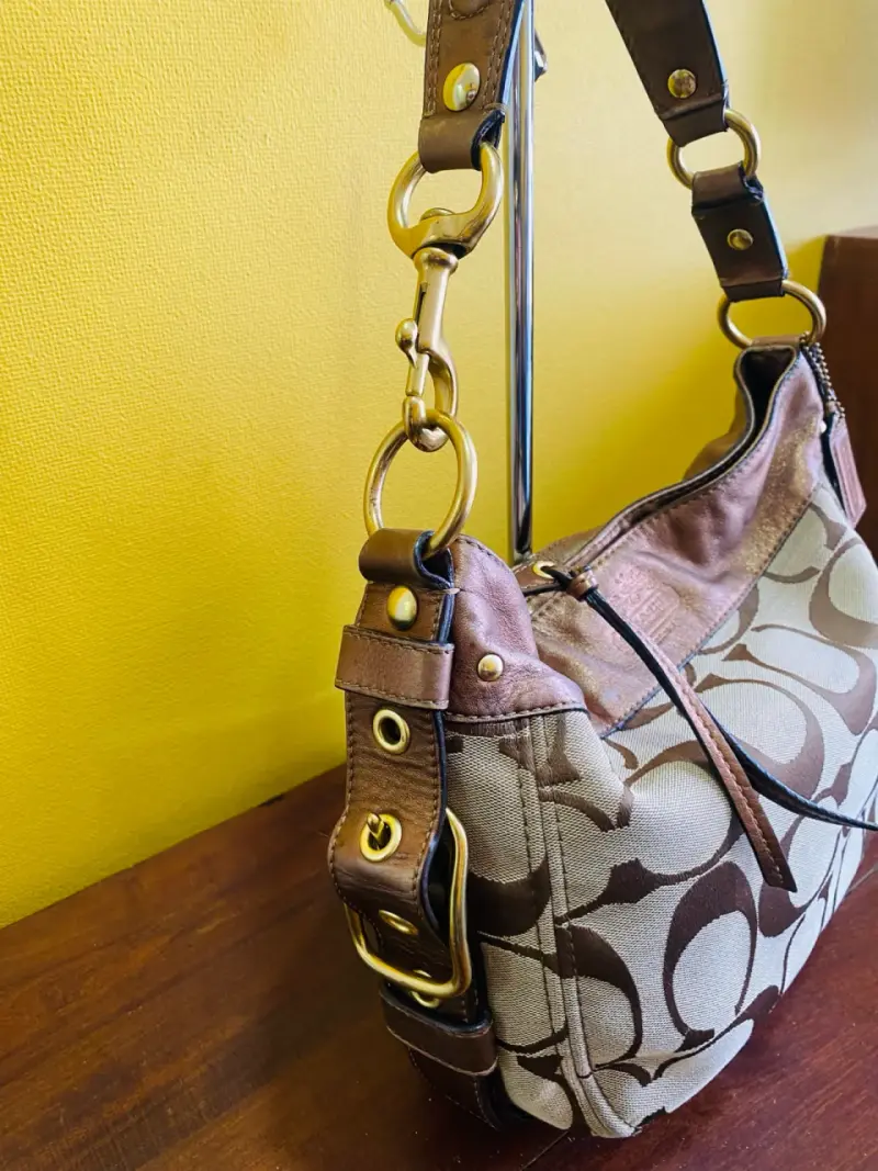 Bolso de hombro Coach marrón con monograma - 3