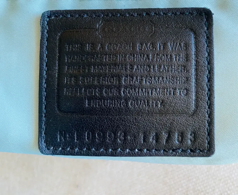 Bolso de hombro Coach con diseño icónico - 3