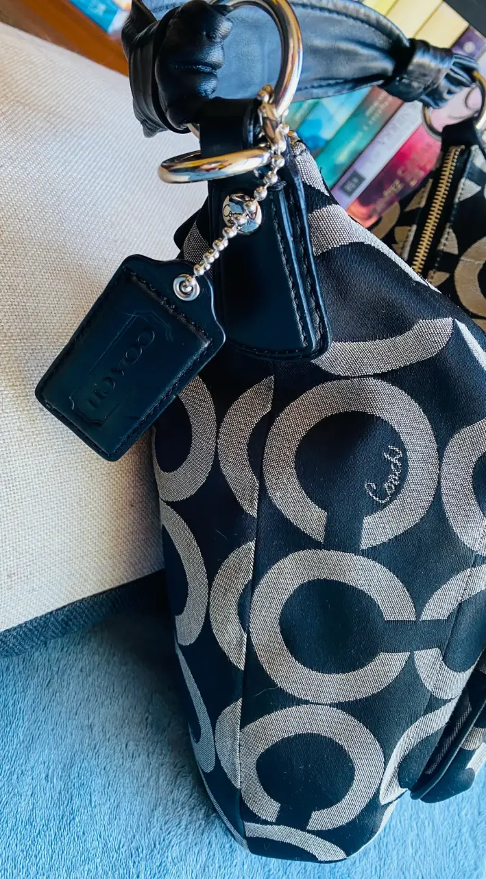 Bolso de hombro Coach con diseño icónico - 5