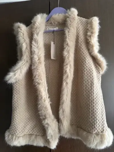 Chaleco  beige con borde de piel - Sfera - NUEVO - miniatura 1