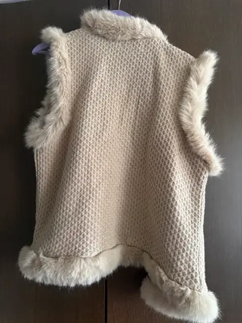 Chaleco  beige con borde de piel - Sfera - NUEVO - 4
