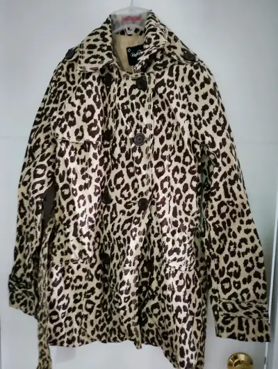 Abrigo de Leopardo para Mujer con Botones - miniatura 1