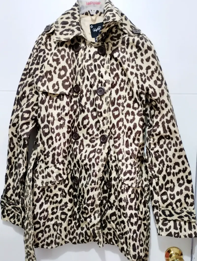 Abrigo de Leopardo para Mujer con Botones - 2