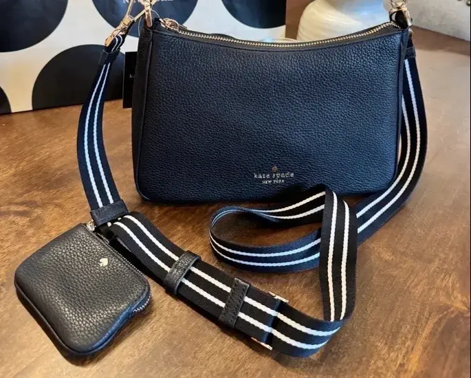 Cartera negra con correa ajustable Kate Spade
