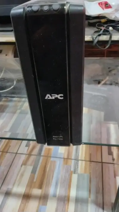 UPS APC Back-UPS Pro 1500VA en buen estado - miniatura 2