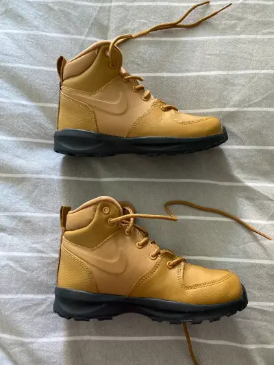 Bototos para niños Nike color beige - miniatura 1