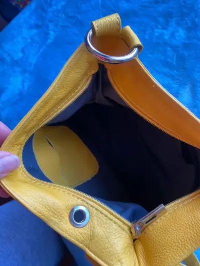 Bolso doble  amarillo cuero con correas ajustables - miniatura 4
