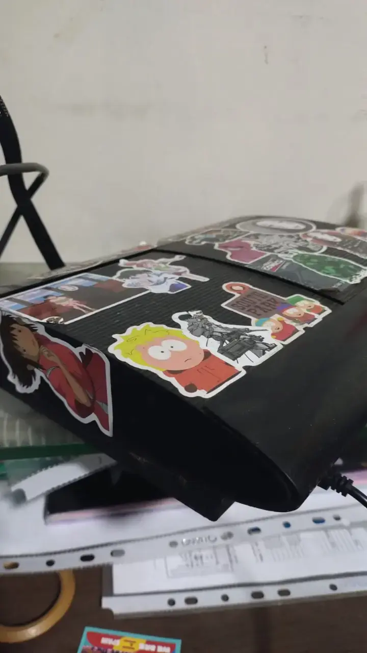 Consola PS3 con juegos variados y 1 mando - 2