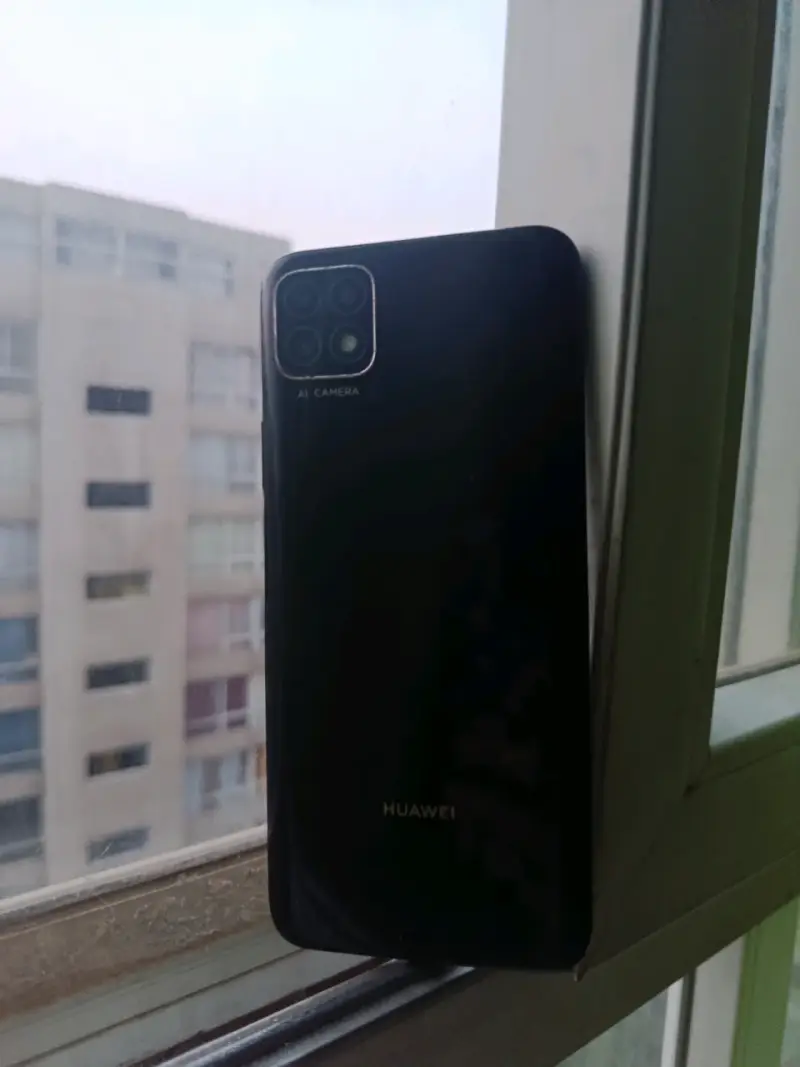 Smartphone Huawei con cámara cuádruple - 2