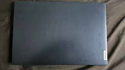 Laptop Lenovo con AMD Ryzen 5 y Radeon Graphics - miniatura 4