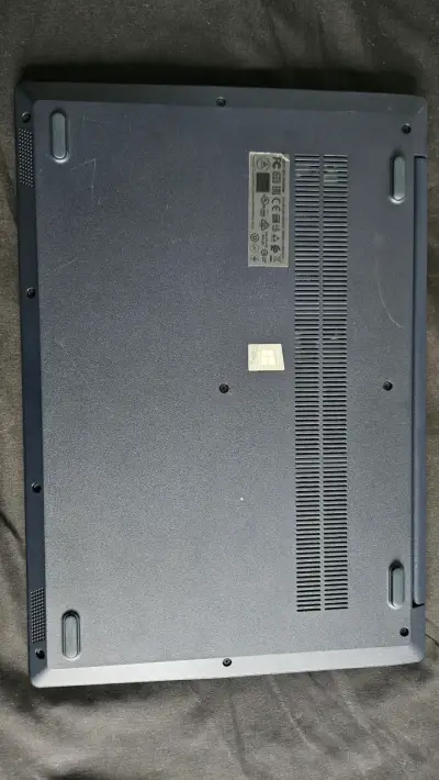Laptop Lenovo con AMD Ryzen 5 y Radeon Graphics - miniatura 5