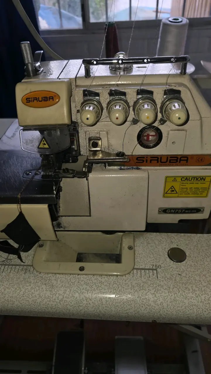 Máquina Overlock Industrial Siruba GN757 como nuev - 2