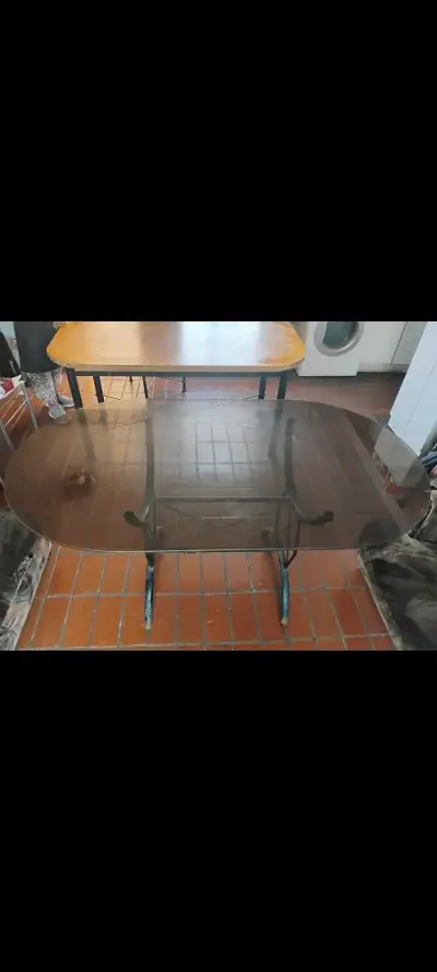 Mesa de vidrio ovalada para comedor - miniatura 1