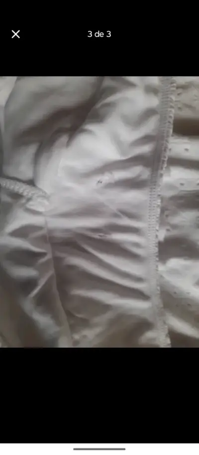 Falda corta blanca con detalles bordados - miniatura 2